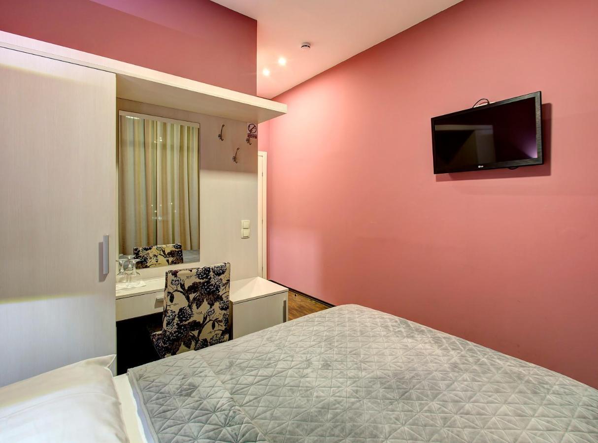 Hotel Le Pont 普里耶多尔 外观 照片