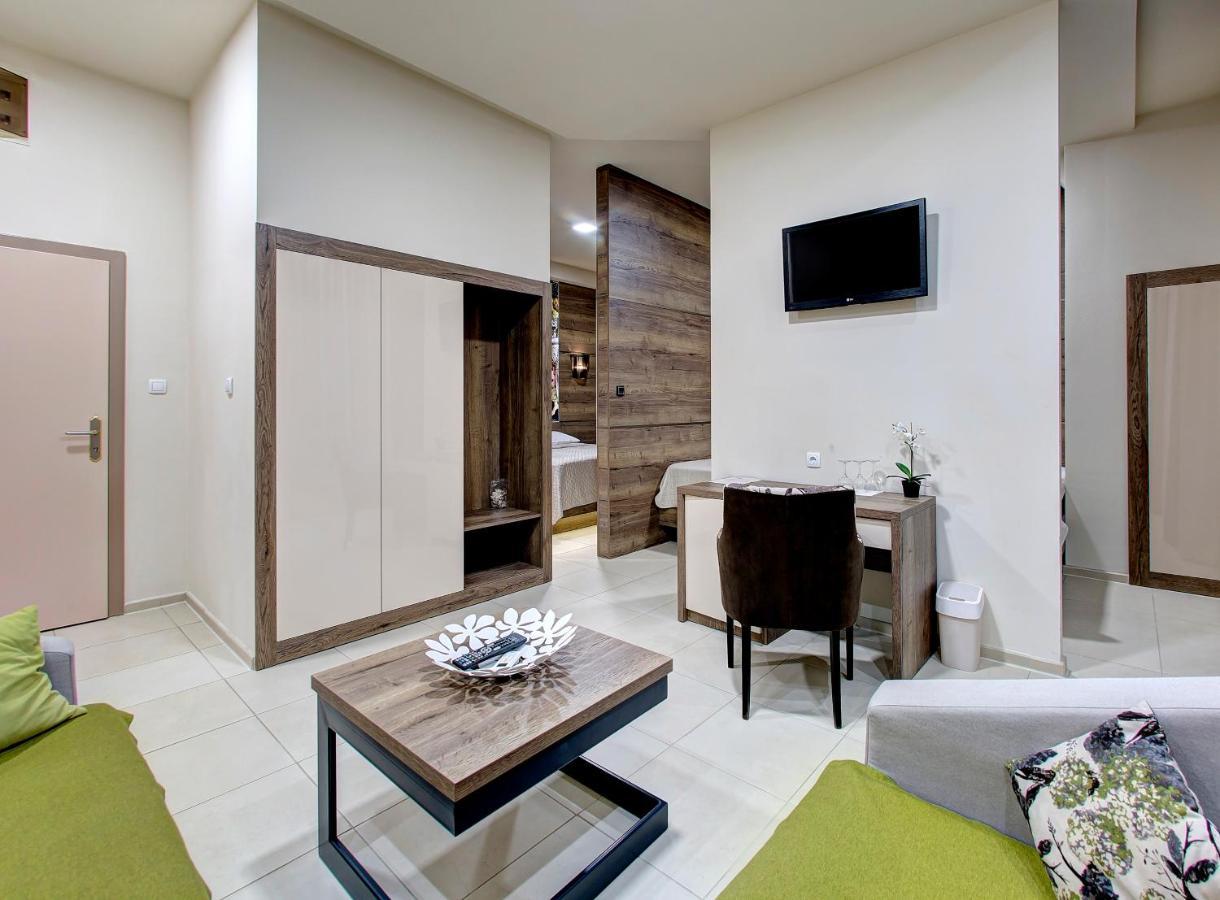 Hotel Le Pont 普里耶多尔 外观 照片