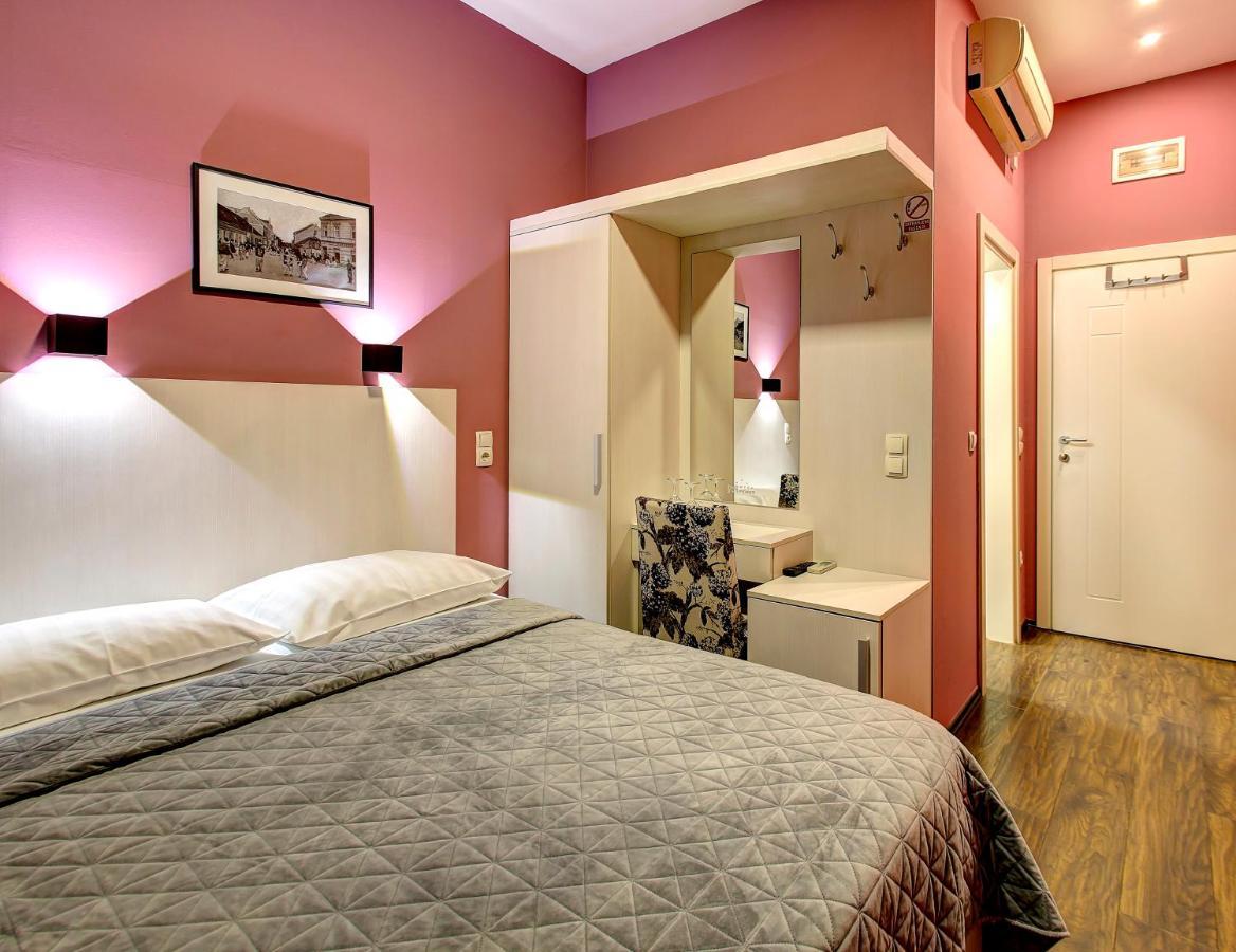 Hotel Le Pont 普里耶多尔 外观 照片