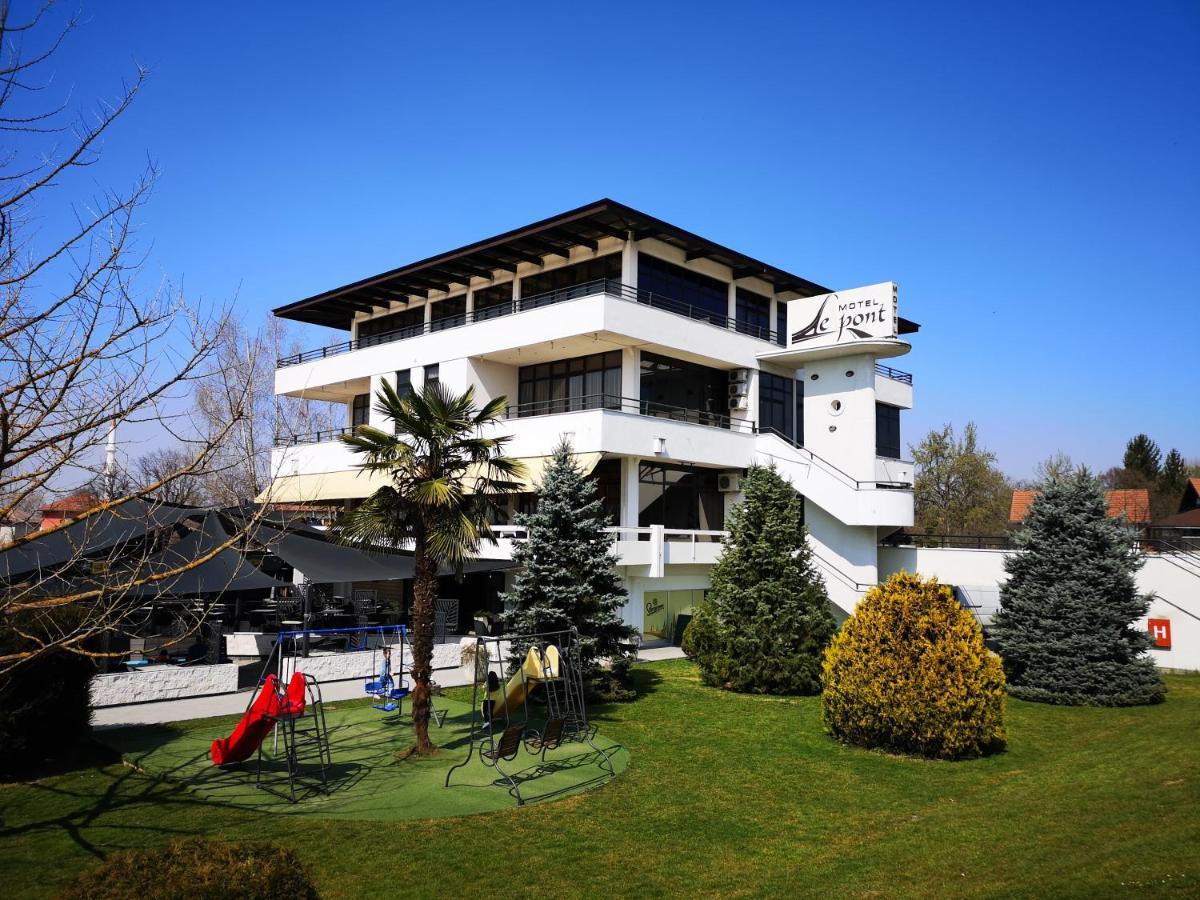Hotel Le Pont 普里耶多尔 外观 照片
