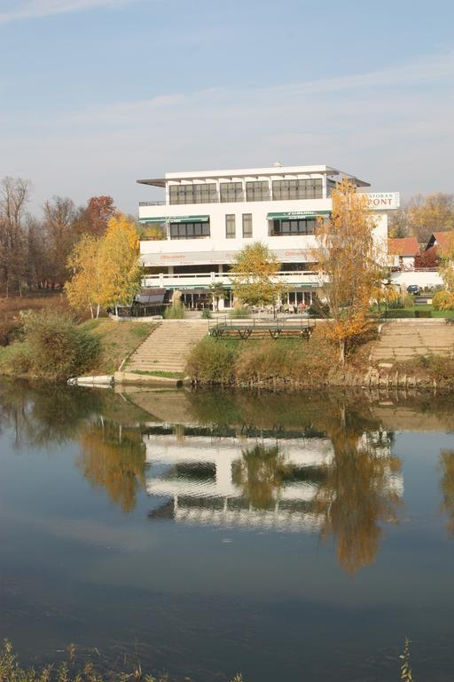 Hotel Le Pont 普里耶多尔 外观 照片