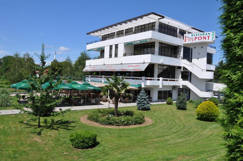 Hotel Le Pont 普里耶多尔 外观 照片